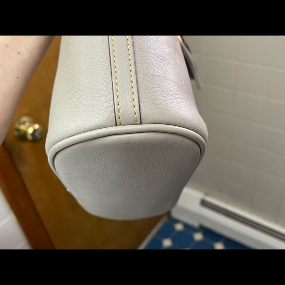 Large Light Taupe Florentine Dottie - Picture 8 of 11